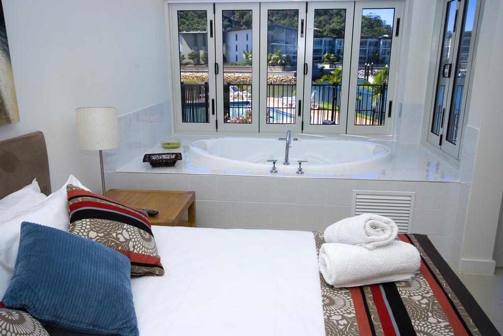 Beachside Magnetic Harbour 4*