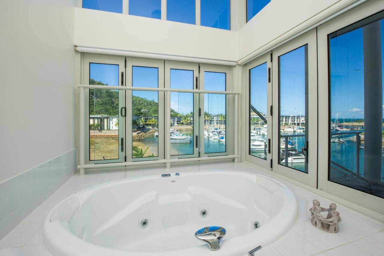 Beachside Magnetic Harbour Aparthotel