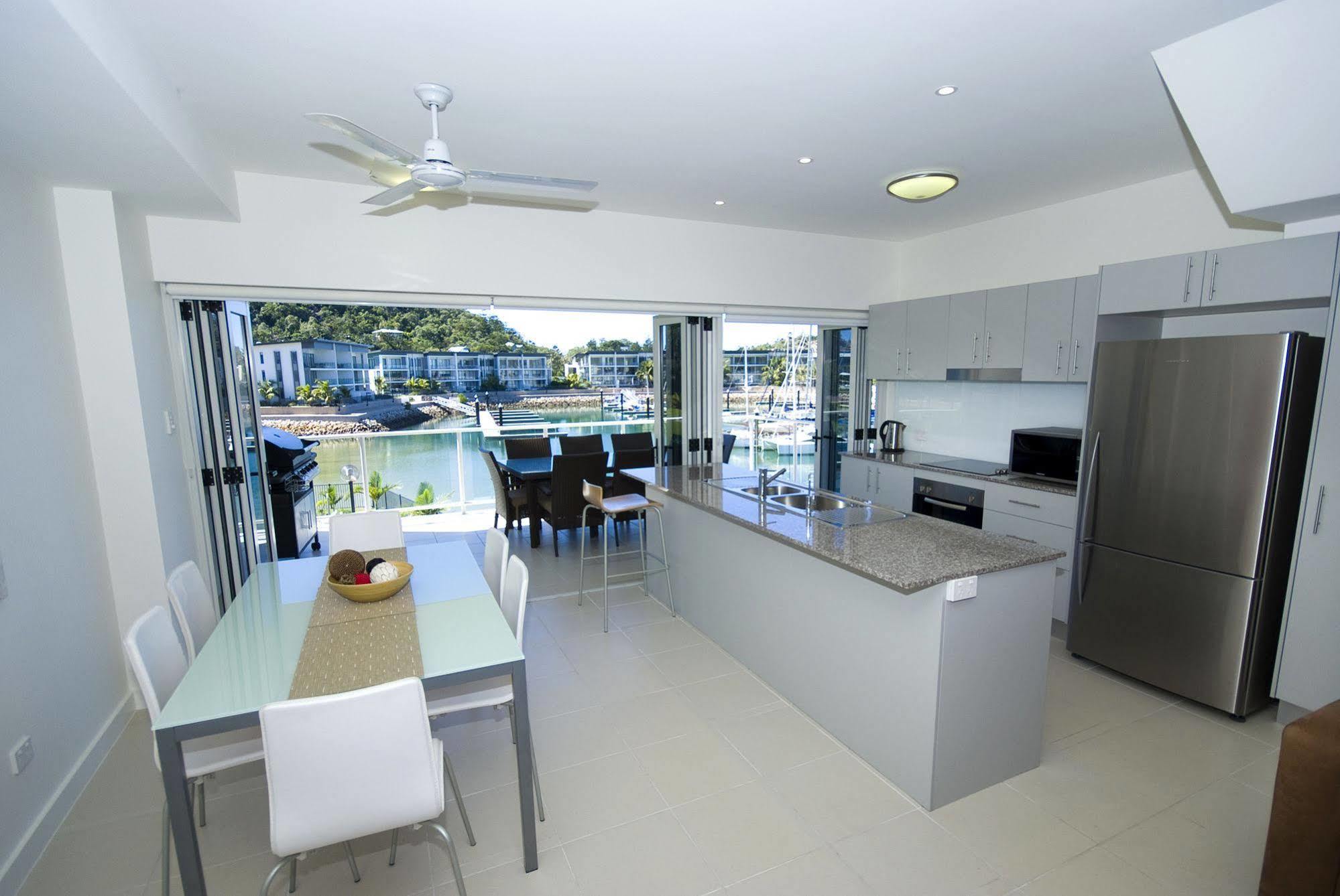 Aparthotel Beachside Magnetic Harbour Nelly Bay