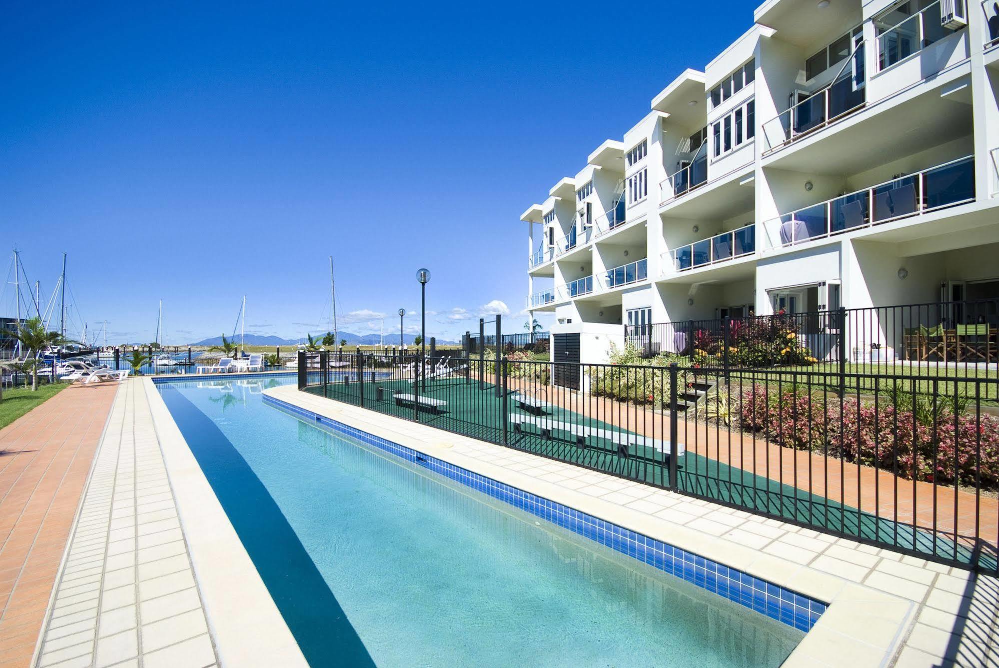 Aparthotel Beachside Magnetic Harbour 4*